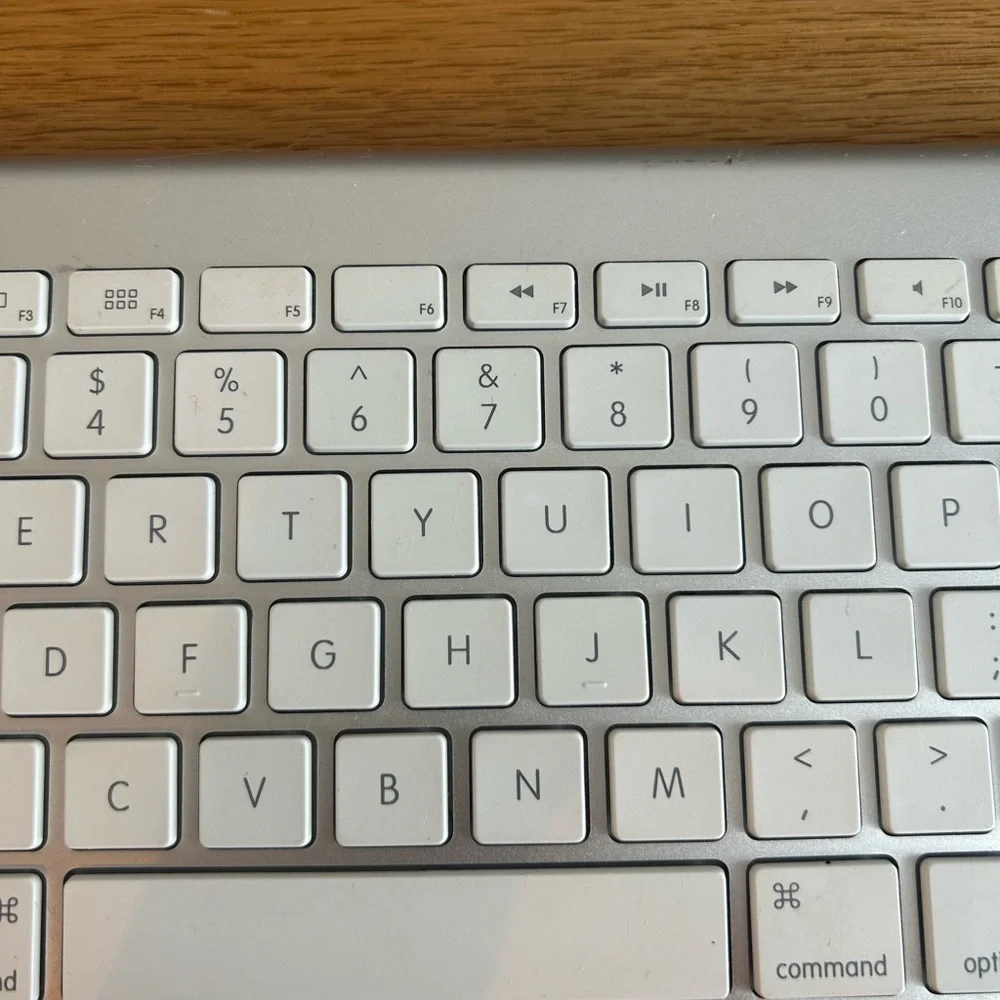 Apple Wireless Keyboard A1314 - Like New